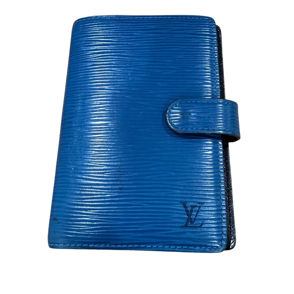 Louis Vuitton Blue Epi Leather Agenda comes with note pad EUC. Made in Spain